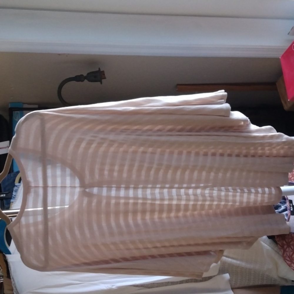 Chico's Large/XL women's shawl in tan - Picture 4 of 4